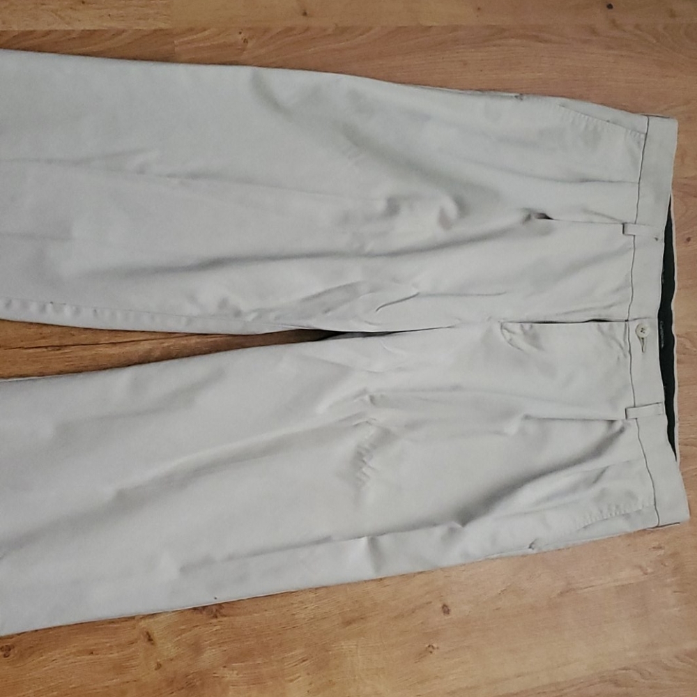 khaki pants